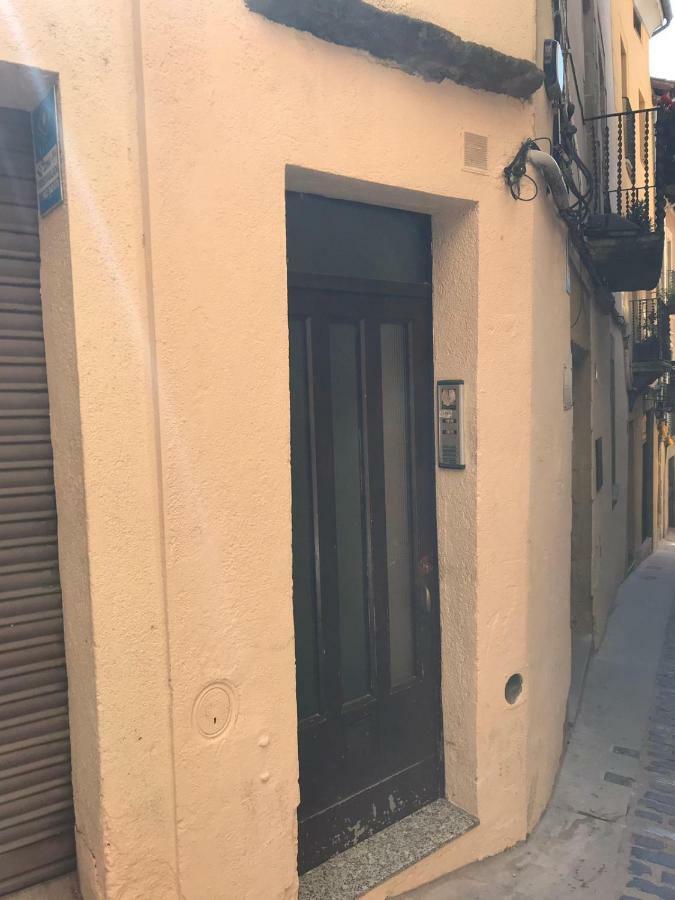 Apt 2 Acollidor Al Centre Historic De Vic Aptgarbi Exterior foto